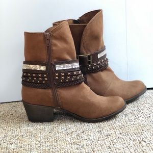 Ankle booties